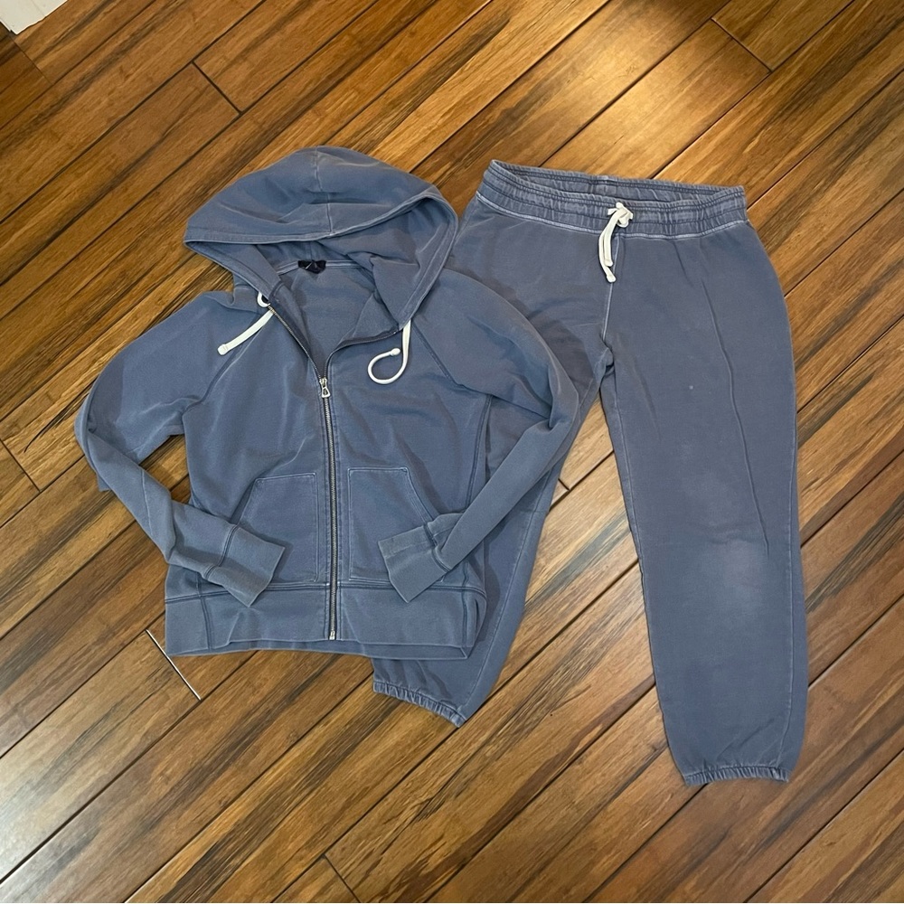 GAP sweatsuit